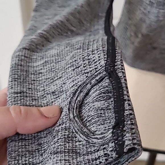 💲1️⃣0️⃣ Bundled ✔️PINK Long Sleeve Crop Workout Top Grey LVictoria's Secret - Picture 5 of 9